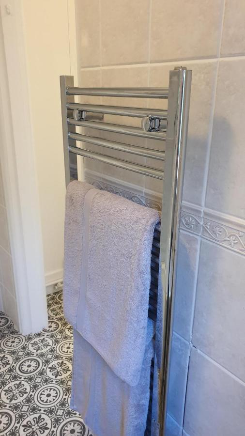 Beautiful Garden Apartment In Leafy St Leonards 5 Mins To Beach Esterno foto