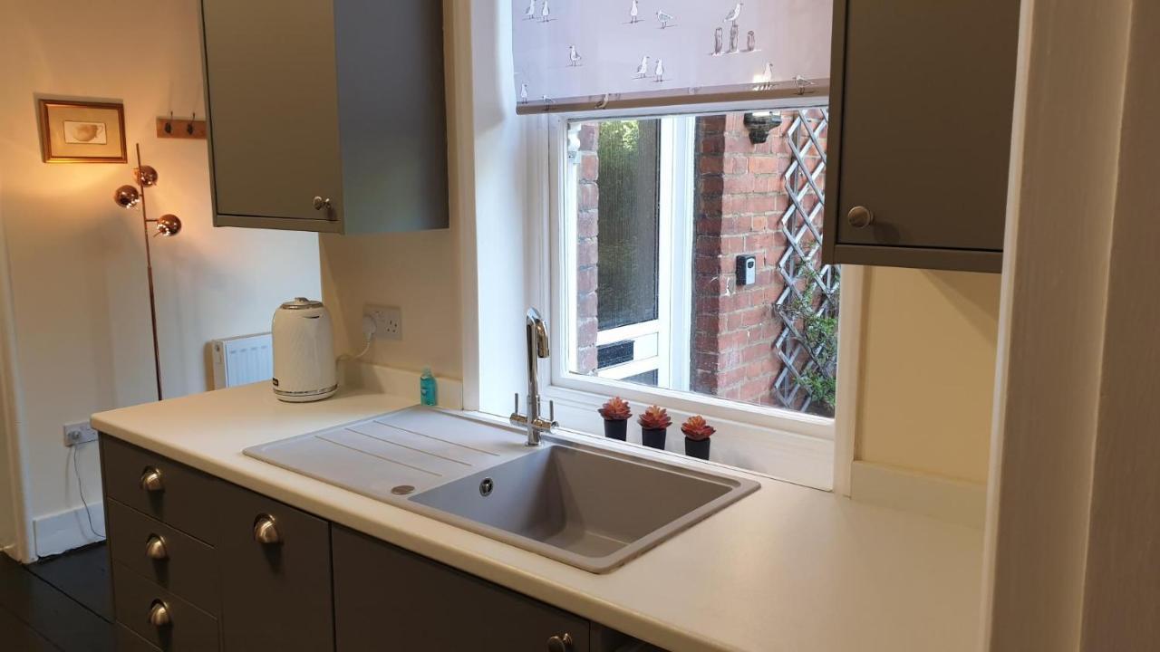 Beautiful Garden Apartment In Leafy St Leonards 5 Mins To Beach Esterno foto
