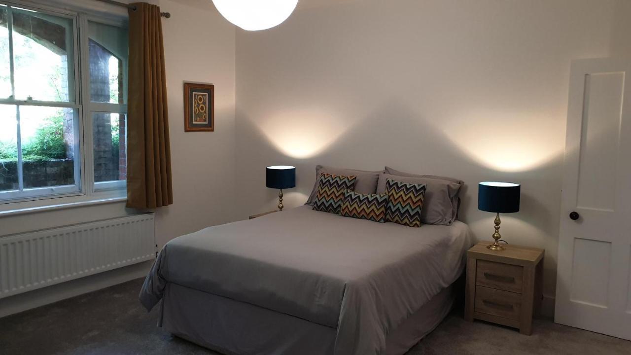 Beautiful Garden Apartment In Leafy St Leonards 5 Mins To Beach Esterno foto